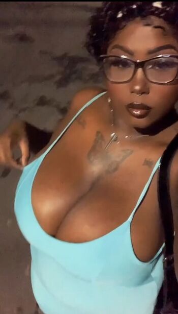 Full leaked Negras peitudas private onlyfans photo
