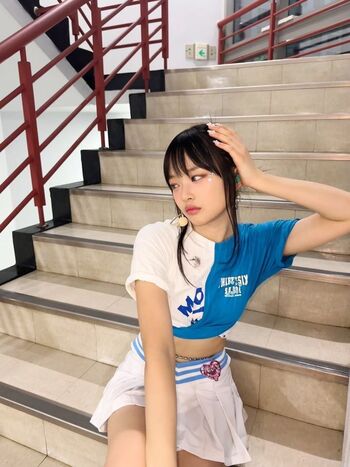 Full leaked Newjeans private onlyfans photo