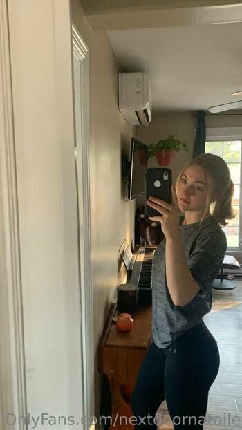 Full leaked Nextdoornataile private onlyfans photo