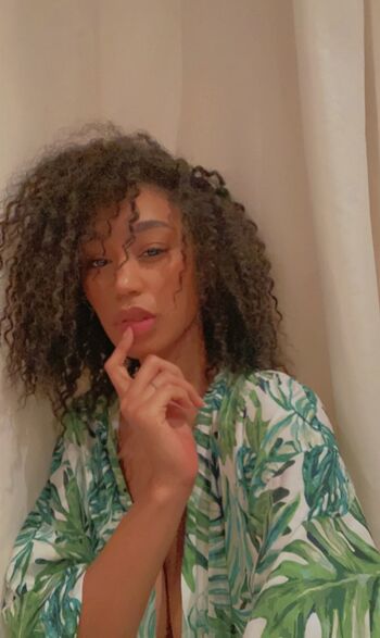 Full leaked Nia simone private onlyfans photo