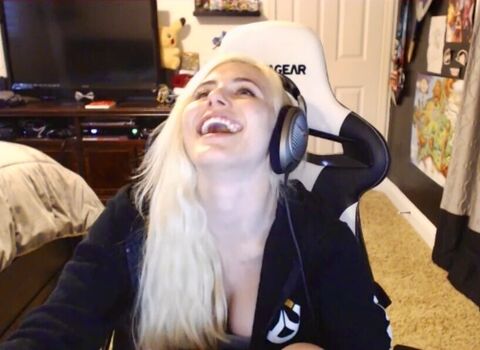 Nicki Taylor