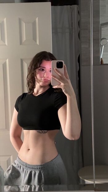 Full leaked Nikki woods private onlyfans photo
