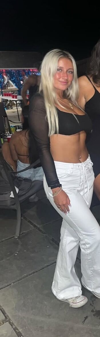 Full leaked Aria lee/ private onlyfans photo