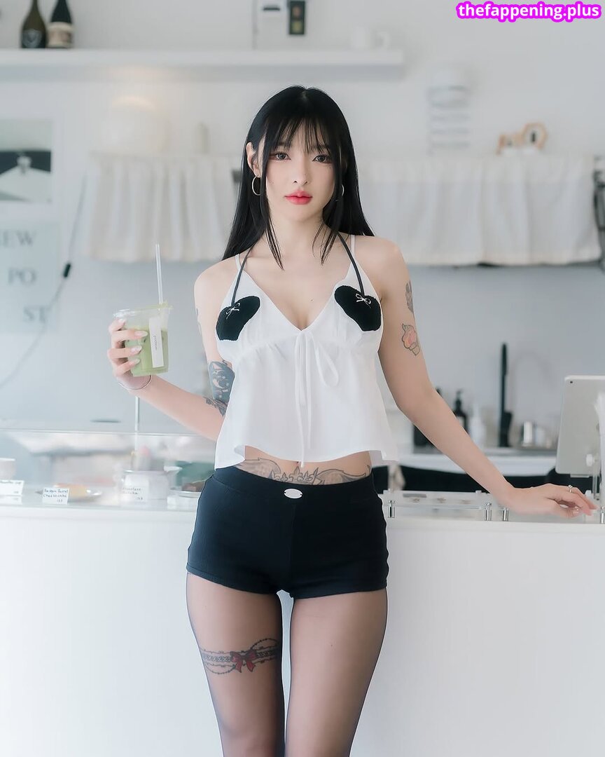 https: / nnewys Nude OnlyFans Photo #1