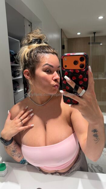 Full leaked Nobetterboobs private onlyfans photo