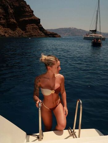 Full leaked Noe page private onlyfans photo