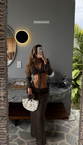 Full leaked Noelamlc private onlyfans photo