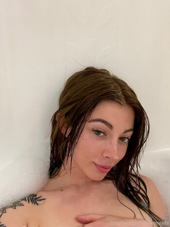 Full leaked Noemiexlili page private onlyfans photo