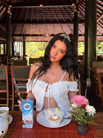 Full leaked Nopearii ari private onlyfans photo