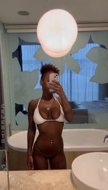 Full leaked Nura habib omer page private onlyfans photo