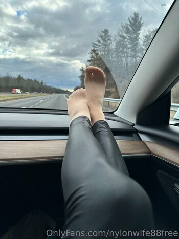 Full leaked Nylonwifefree private onlyfans photo