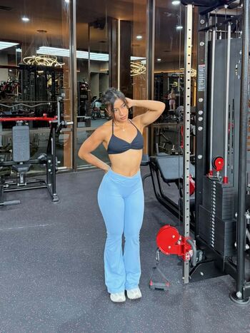 Full leaked Okyyoliviaa private onlyfans photo