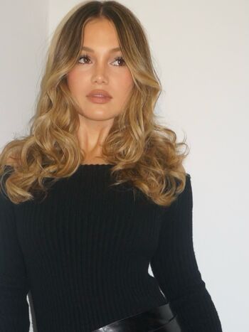 Full leaked Olivia holt page private onlyfans photo