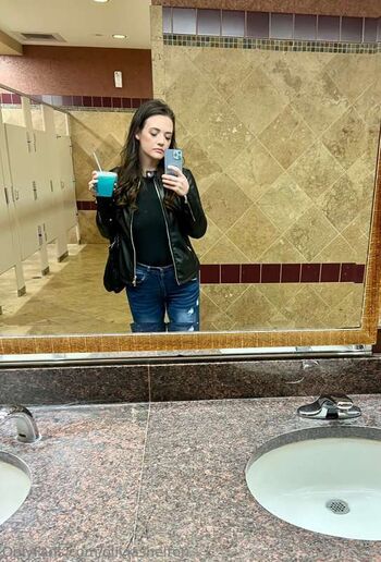 Full leaked Olivia shelton private onlyfans photo