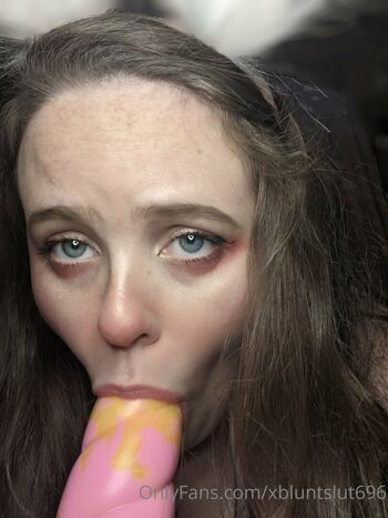 Full leaked Oliviabluntfree private onlyfans photo