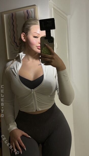 Full leaked Oliviahbls page private onlyfans photo