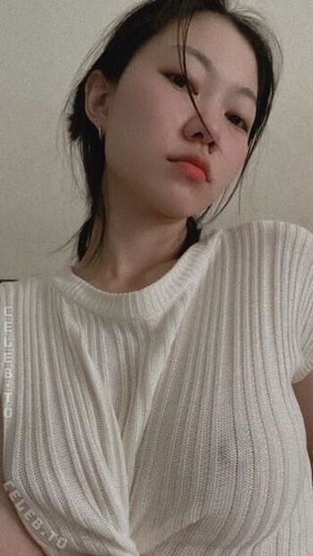 Full leaked Oliviashu private onlyfans photo