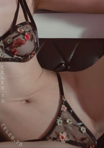 Full leaked Oliviashu private onlyfans photo