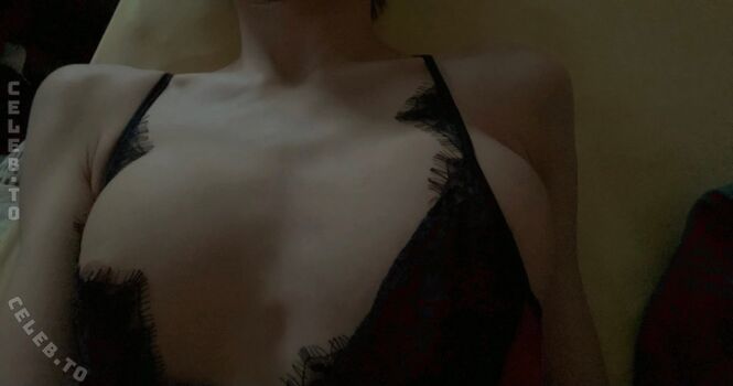 Full leaked Oliviashu private onlyfans photo