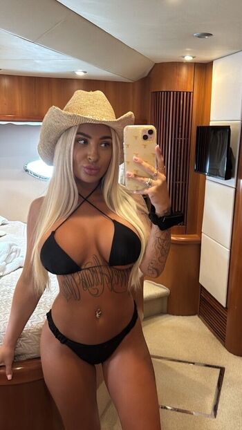 Full leaked Onlyannabellex private onlyfans photo