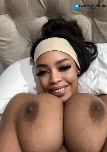 Full leaked Ontlametseofficial page private onlyfans photo