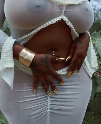 Full leaked Parisuncut private onlyfans photo