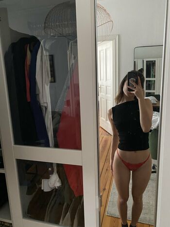 Full leaked Peachyleya private onlyfans photo