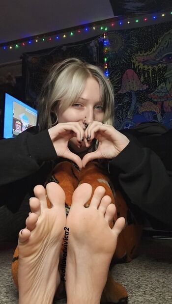 Full leaked Pedilovervivica private onlyfans photo