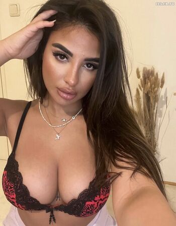 Full leaked Persian private onlyfans photo