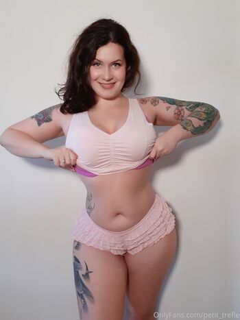 Full leaked Petit trefle private onlyfans photo