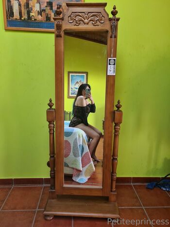 Full leaked Petiteeprincess private onlyfans photo