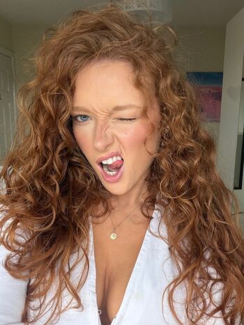 Full leaked Pheobeisginger page private onlyfans photo