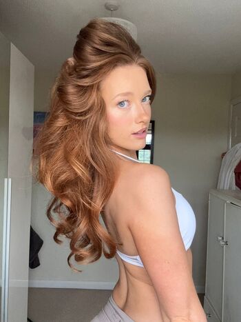 Full leaked Pheobeisginger page private onlyfans photo