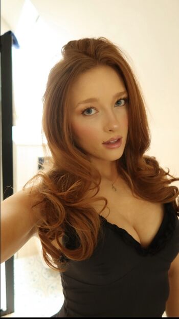 Full leaked Pheobeisginger page private onlyfans photo