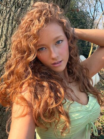 Full leaked Pheobeisginger page private onlyfans photo