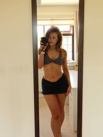 Full leaked Pheobeisginger private onlyfans photo
