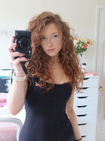 Full leaked Phoebeisginger page private onlyfans photo