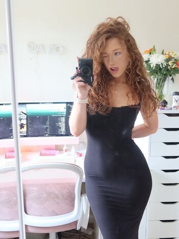 Full leaked Phoebeisginger page private onlyfans photo