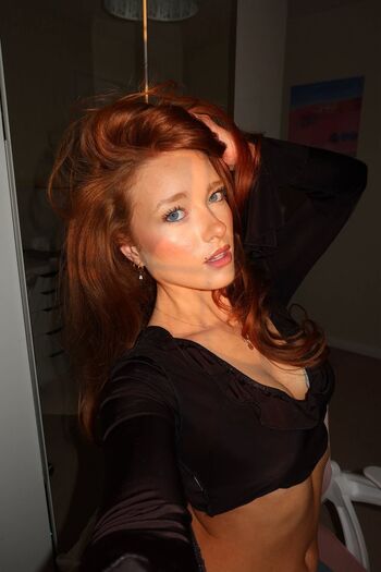 Full leaked Phoebeisginger page private onlyfans photo