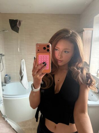 Full leaked Phoebeisginger page private onlyfans photo