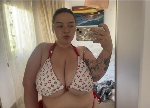 Full leaked Phoebesofialouise private onlyfans photo