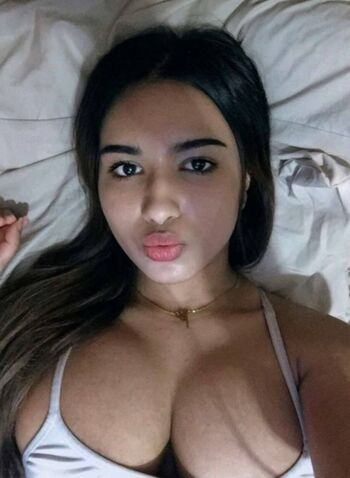 Full leaked Pia fariha private onlyfans photo
