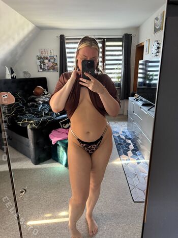 Full leaked Pina peach private onlyfans photo