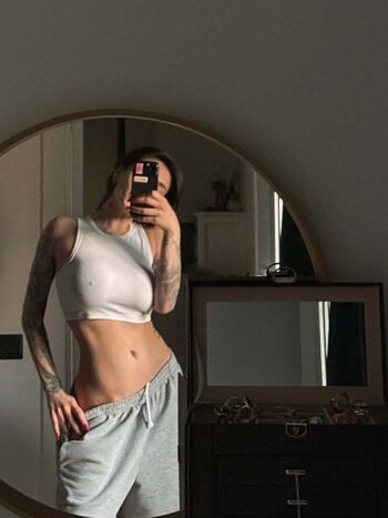 Full leaked Pingvidii private onlyfans photo