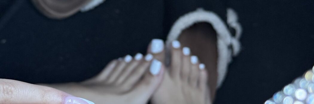 Full leaked Pinkypromisey private onlyfans photo