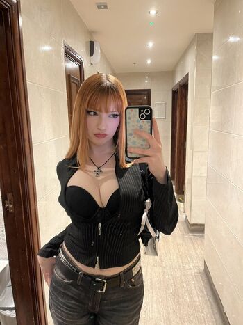 Full leaked Pizzaalice private onlyfans photo