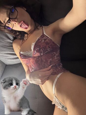 Full leaked Pohuii private onlyfans photo