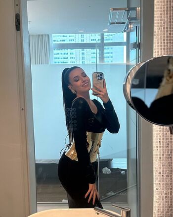 Full leaked Pokimanelol private onlyfans photo
