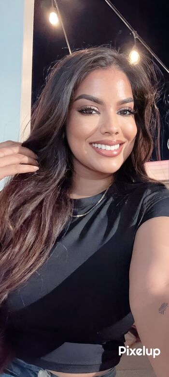 Full leaked Pooja mart private onlyfans photo