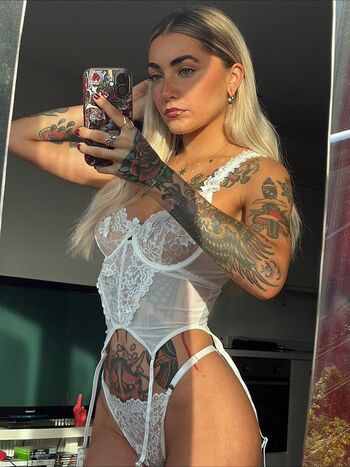 Full leaked Poppypennick private onlyfans photo